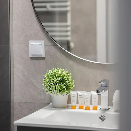 Wyjatkowe Studia W Warszawie By Renters ワルシャワ