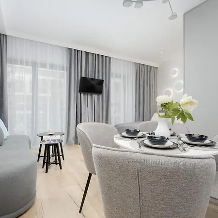 Wyjatkowe Studia W Warszawie By Renters Apartment *